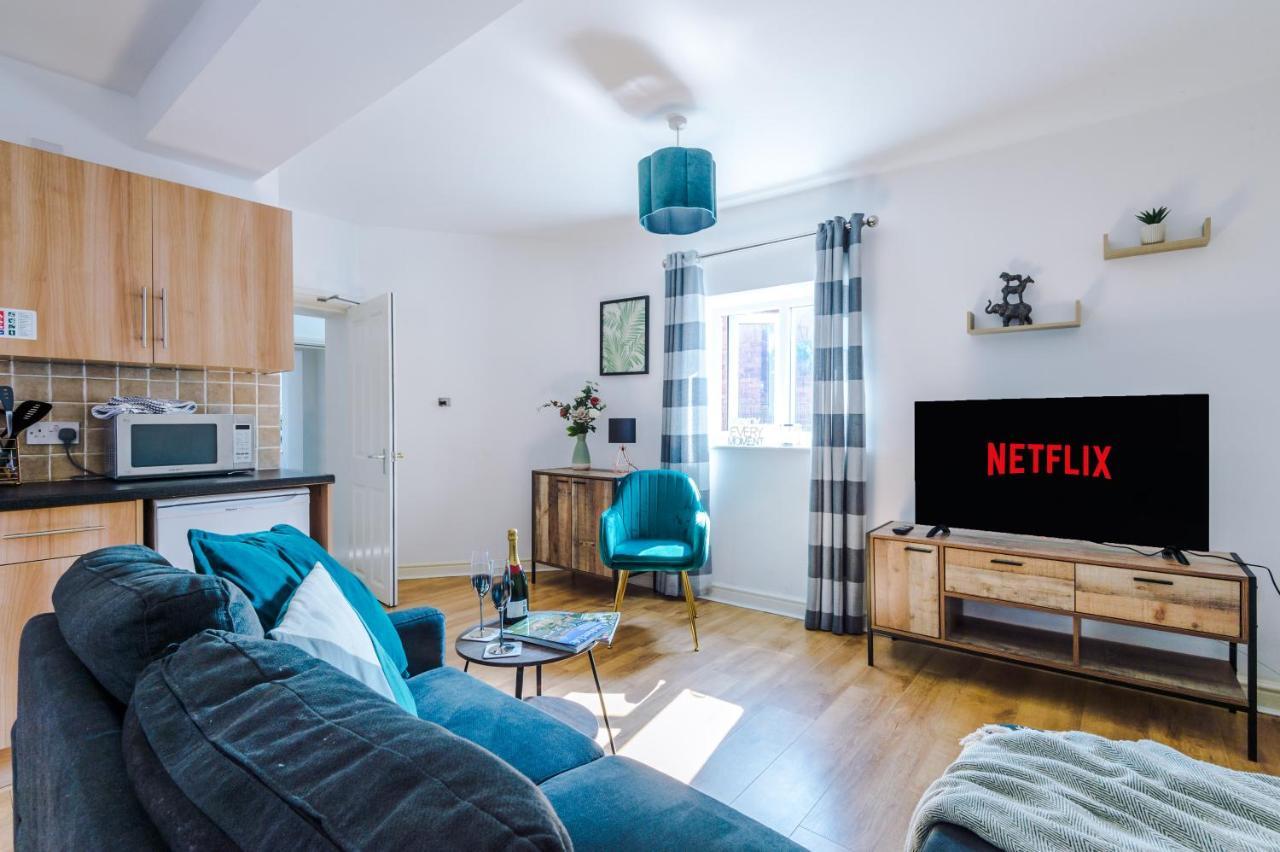 Stylish Chester City Centre Apartment By 53 Degrees Property, Ideal For Couples & Business Professionals - Sleeps 4 Екстер'єр фото