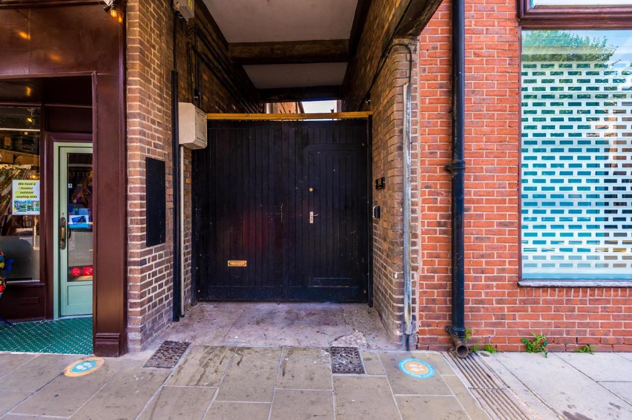 Stylish Chester City Centre Apartment By 53 Degrees Property, Ideal For Couples & Business Professionals - Sleeps 4 Екстер'єр фото
